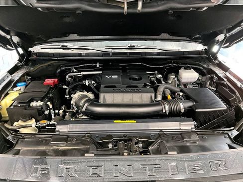 Used 2023 Nissan Frontier SV w/ Midnight Edition Package image 30