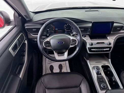 Certified 2022 Ford Explorer XLT w/ Equipment Group 202A image 21