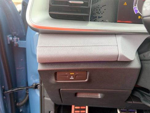 New 2026 Volkswagen Tiguan SE R-Line image 19