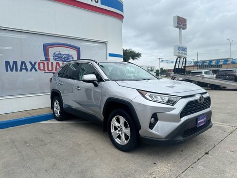 Used 2020 Toyota RAV4 XLE w/ Convenience Package AWD/4WD image 14