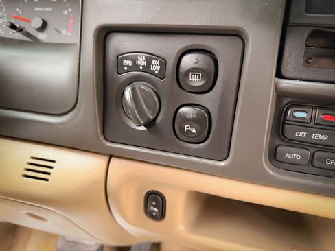 Used 2005 Ford Excursion Limited image 19