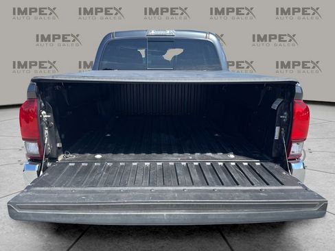 Used 2020 Toyota Tacoma SR5 RWD image 24