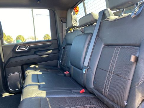 Used 2024 Chevrolet Silverado 2500 High Country w/ High Country Premium Package image 11