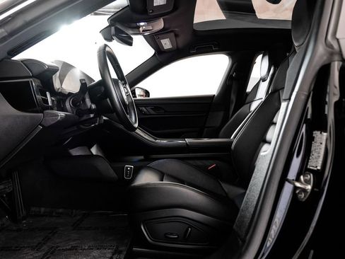 Used 2020 Porsche Taycan 4S image 3