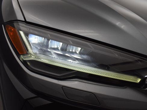 Used 2020 Lamborghini Urus image 6