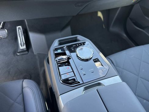 New 2026 BMW iX xDrive45 w/ M Sport Package image 25