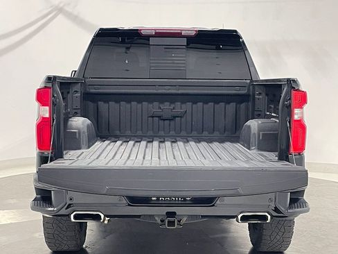 Used 2024 Chevrolet Silverado 1500 LT Trail Boss w/ LT Trail Boss Premium Package AWD/4WD image 5
