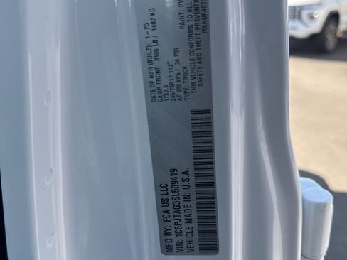 Used 2025 Jeep Gladiator Sport image 35