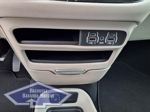 Used 2024 Chrysler Pacifica Select image 29