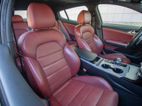 Used 2020 Kia Stinger GT2 AWD/4WD image 23