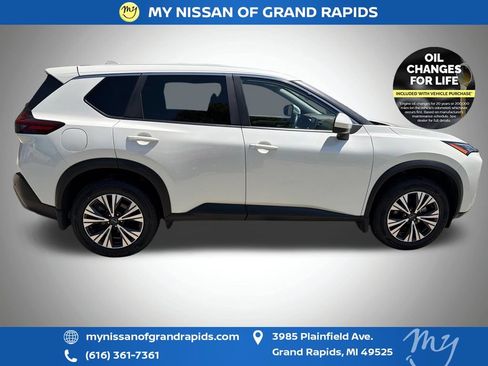 Used 2023 Nissan Rogue SV AWD/4WD image 9