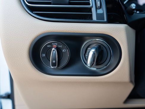 New 2026 Porsche Macan image 19