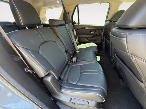 Used 2025 Honda Pilot Elite image 18