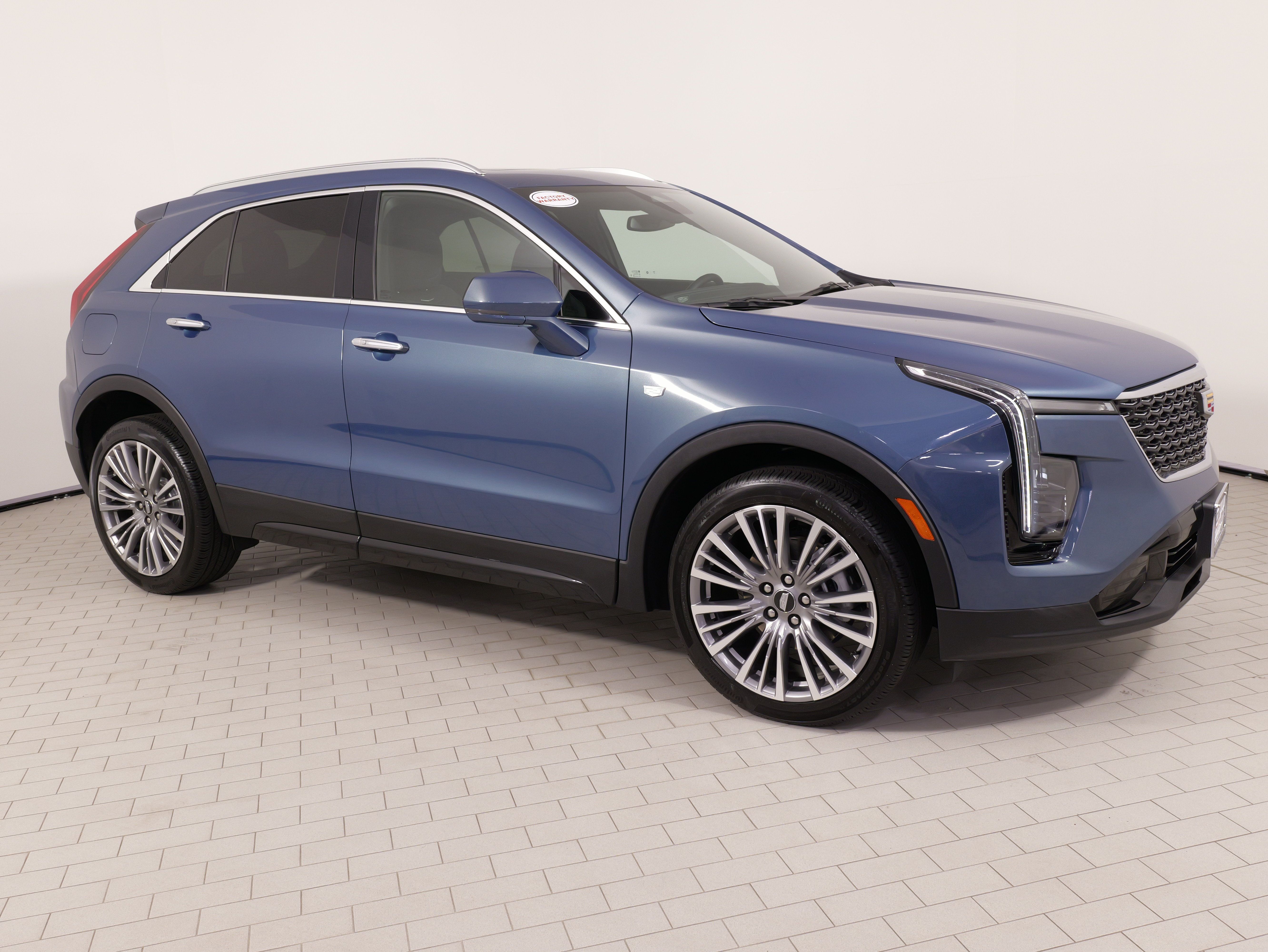 Used 2024 Cadillac XT4 Premium Luxury w/ Cold Weather Package AWD/4WD image 7