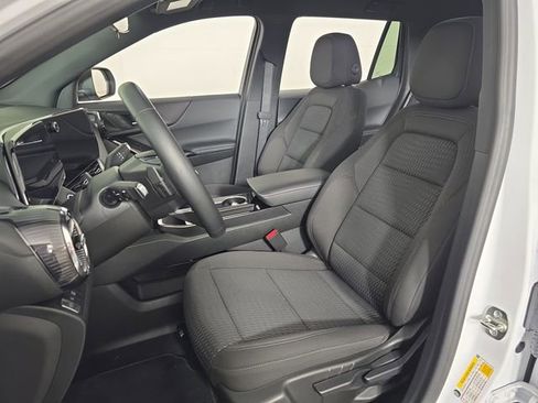 Used 2026 Chevrolet Equinox LT FWD image 16