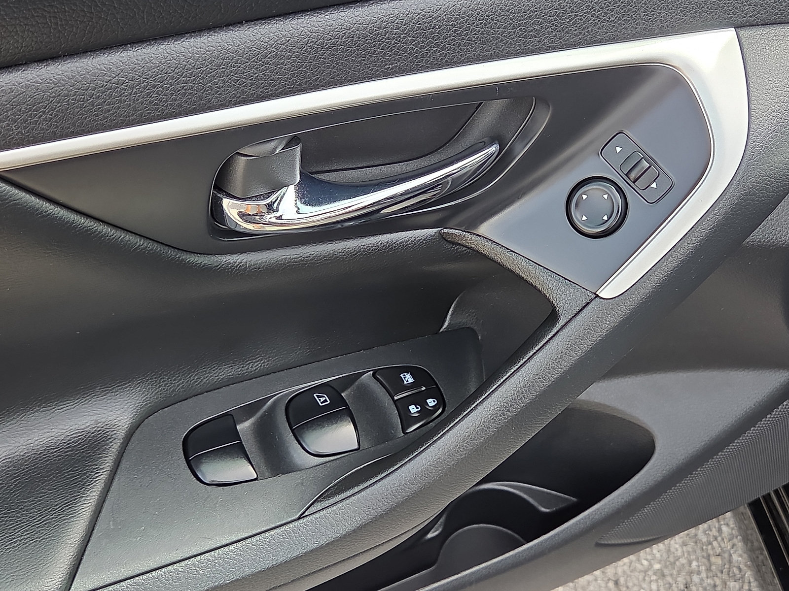 Used 2018 Nissan Altima 2.5 S FWD image 13