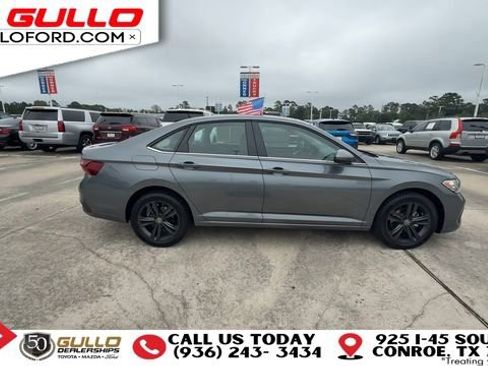 Used 2022 Volkswagen Jetta SE FWD image 9