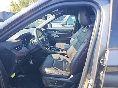 Used 2025 Ford Explorer Platinum w/ LUX Leather Package AWD/4WD image 5