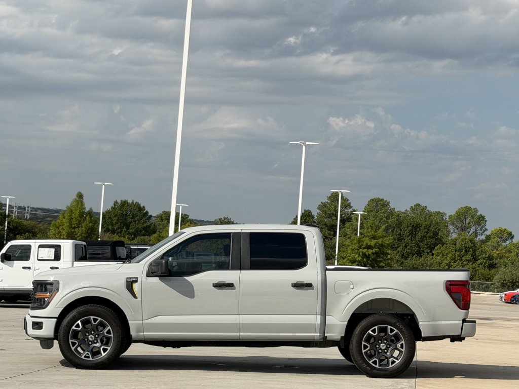 Used 2024 Ford F150 STX RWD image 3