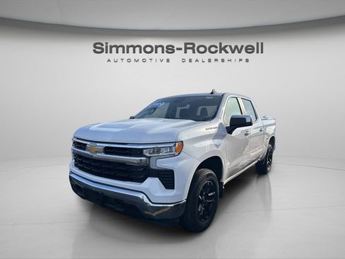 Used 2022 Chevrolet Silverado 1500 LT image 4
