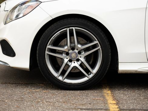 Used 2014 Mercedes-Benz E 350 4MATIC Sedan image 11