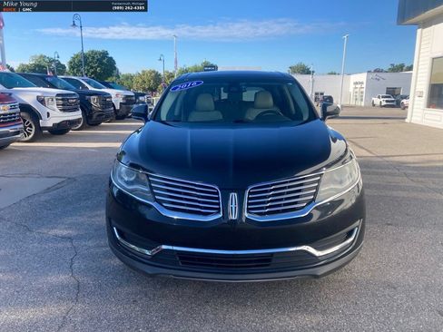 Used 2016 Lincoln MKX Reserve AWD/4WD image 2