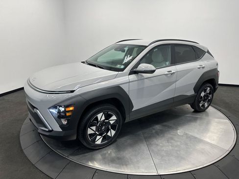 Certified 2024 Hyundai Kona SEL AWD/4WD image 4