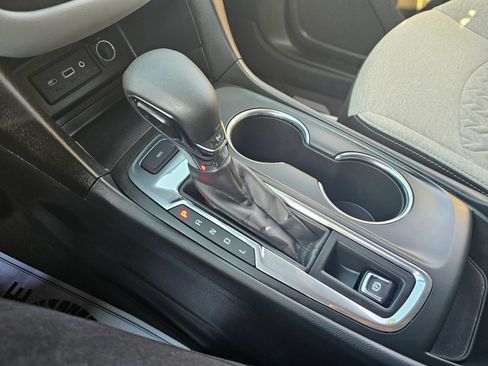 Used 2022 Chevrolet Equinox LT w/ LPO, Floor Liner Package AWD/4WD image 29