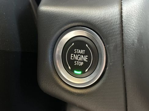Certified 2023 GMC Yukon XL SLT w/ SLT Premium Package RWD image 25