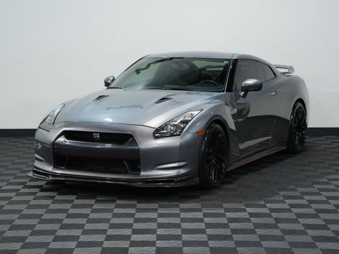 Used 2009 Nissan GT-R Premium image 3