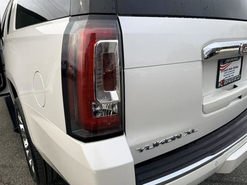 Used 2016 GMC Yukon XL Denali w/ Open Road Package AWD/4WD image 11