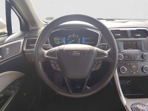 Used 2018 Ford Fusion S FWD image 14