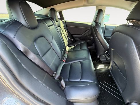 Used 2021 Tesla Model 3 Standard Range Plus image 18