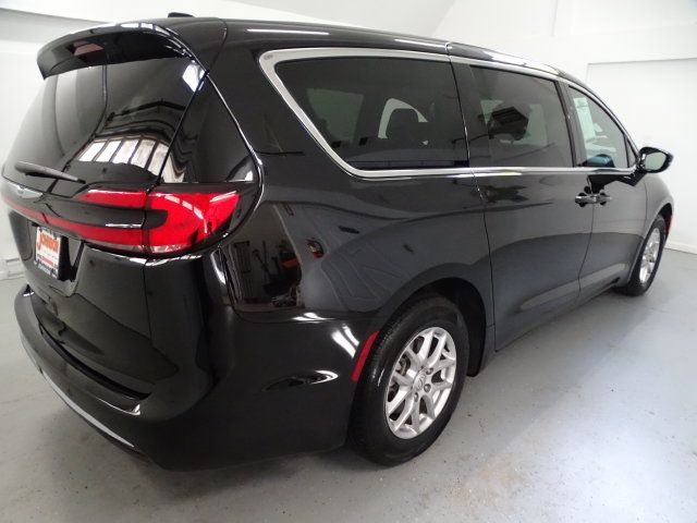 Certified 2026 Chrysler Pacifica Select FWD image 22
