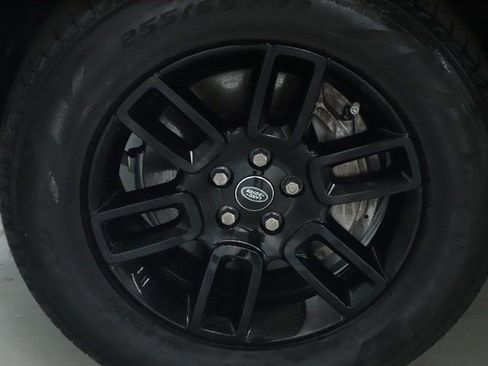 Certified 2023 Land Rover Defender 130 SE AWD/4WD image 44
