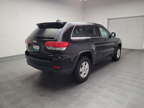 Used 2017 Jeep Grand Cherokee Laredo AWD/4WD image 9