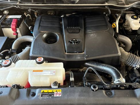 Used 2024 Toyota Tundra SR5 w/ SR5 Convenience Package AWD/4WD image 29