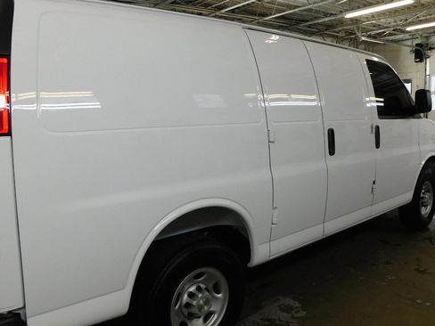 Used 2025 Chevrolet Express 2500 w/ Driver Convenience Package image 2