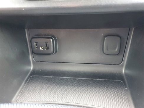 Used 2019 Chevrolet Colorado Z71 image 30