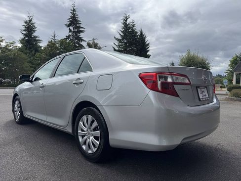 Used 2013 Toyota Camry LE FWD image 6