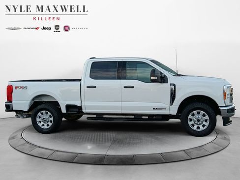 Used 2024 Ford F250 XLT w/ FX4 Off-Road Package AWD/4WD image 17
