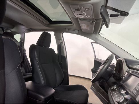 Used 2015 Toyota RAV4 XLE image 25