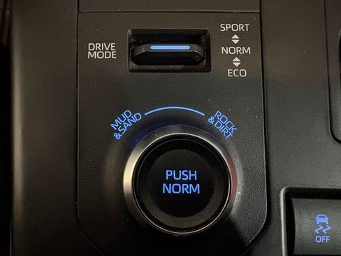 Used 2022 Toyota Highlander XSE AWD/4WD image 19