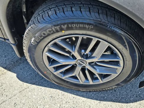 Used 2023 Nissan Rogue S AWD/4WD image 23