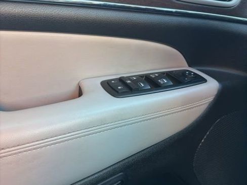 Used 2018 Jeep Grand Cherokee Limited image 20