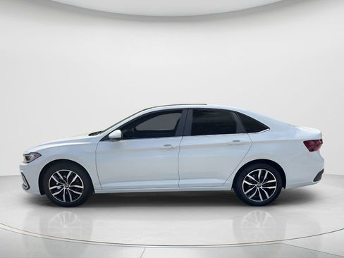 New 2026 Volkswagen Jetta SE image 2