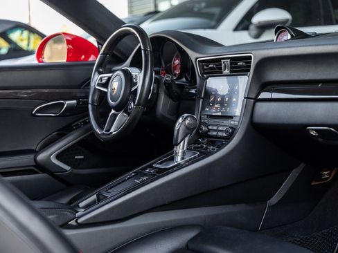 Used 2018 Porsche 911 Turbo image 45