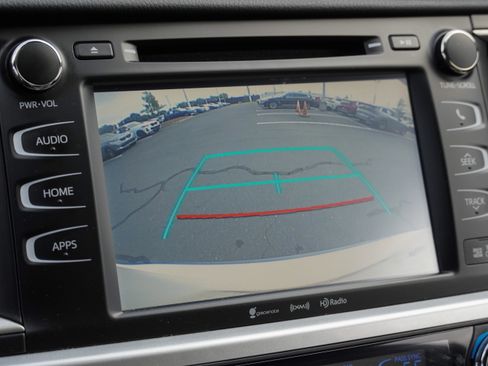 Used 2017 Toyota Highlander XLE AWD/4WD image 21