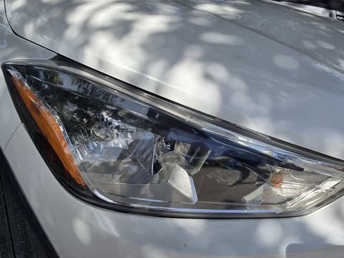Used 2019 Nissan Kicks SV FWD image 5