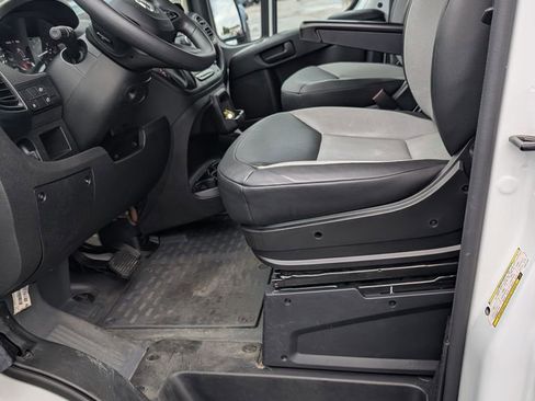 Used 2025 RAM ProMaster 2500 w/ Convenience Group FWD image 14
